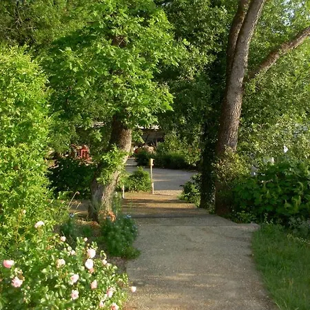 בית הארחה La Maison De Lestang 3*